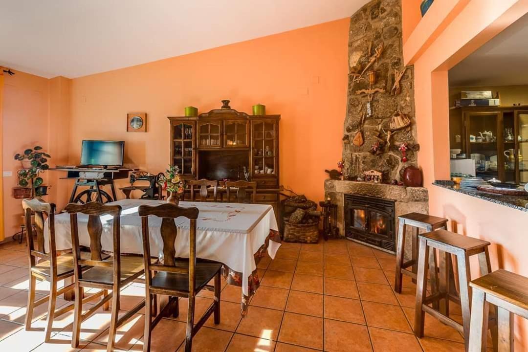 Apartamentos & Casa Rural Boada Con Jardin Interior Y Barbacoa Villamiel Εξωτερικό φωτογραφία