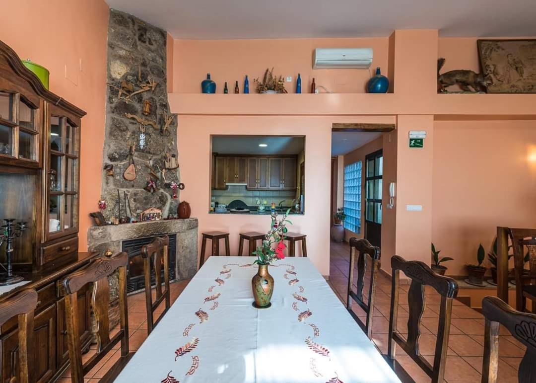 Apartamentos & Casa Rural Boada Con Jardin Interior Y Barbacoa Villamiel Εξωτερικό φωτογραφία